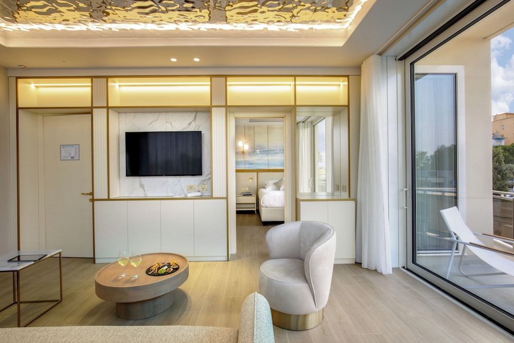 Ambasciatori Suite Hotel 93/110