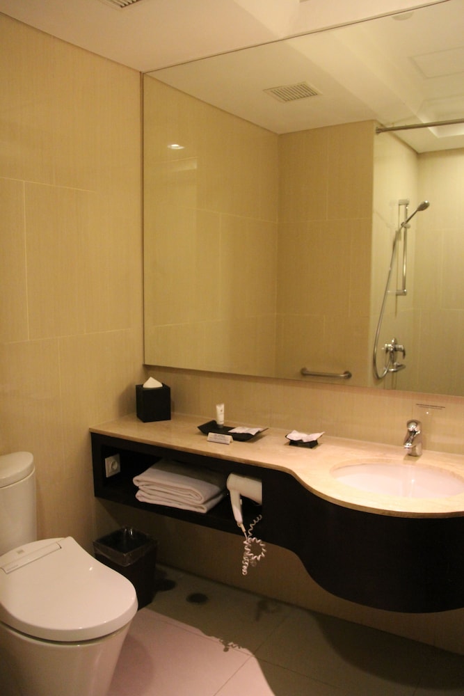 Js Luwansa Hotel And Convention Center 32/65