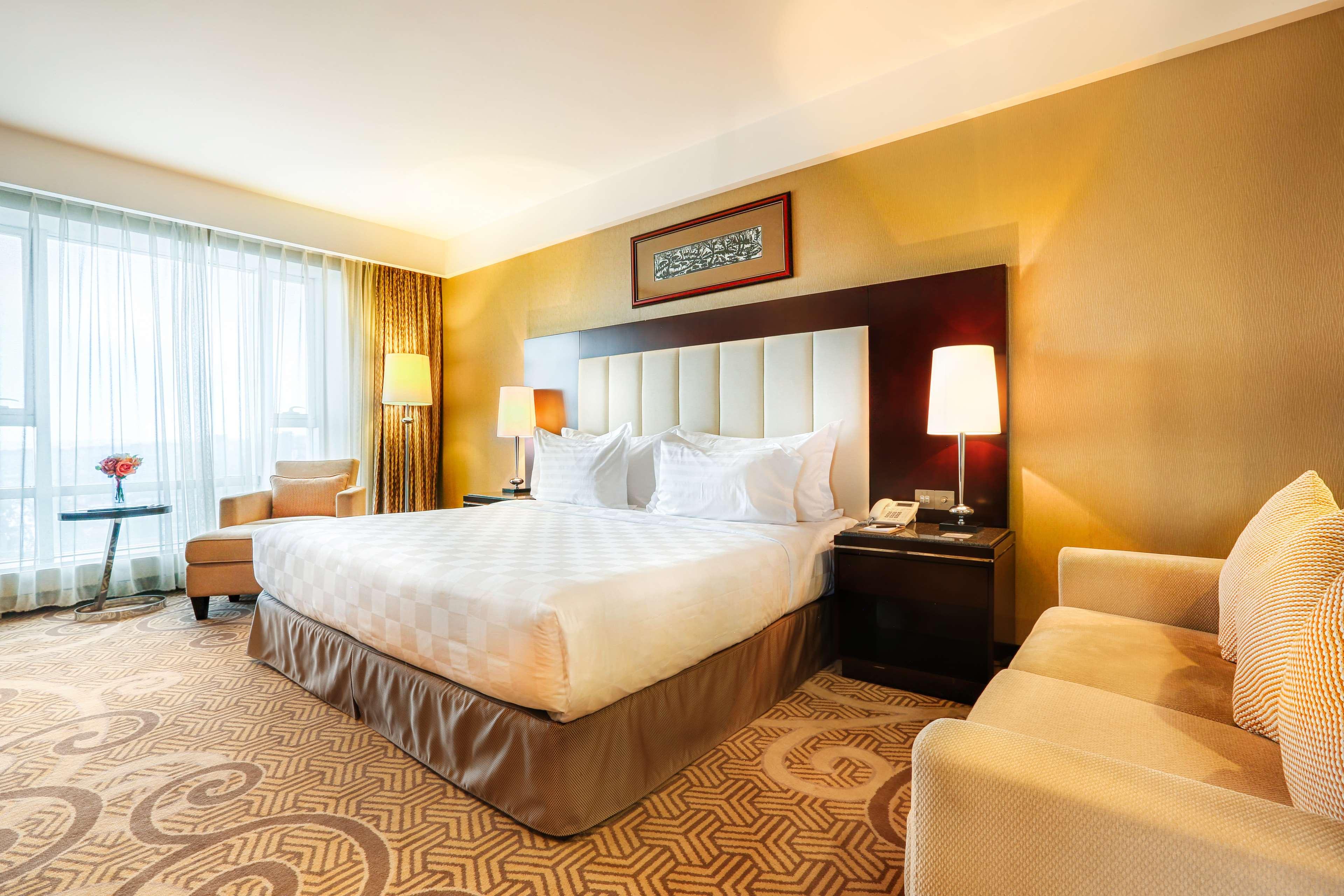 Executive, Suite