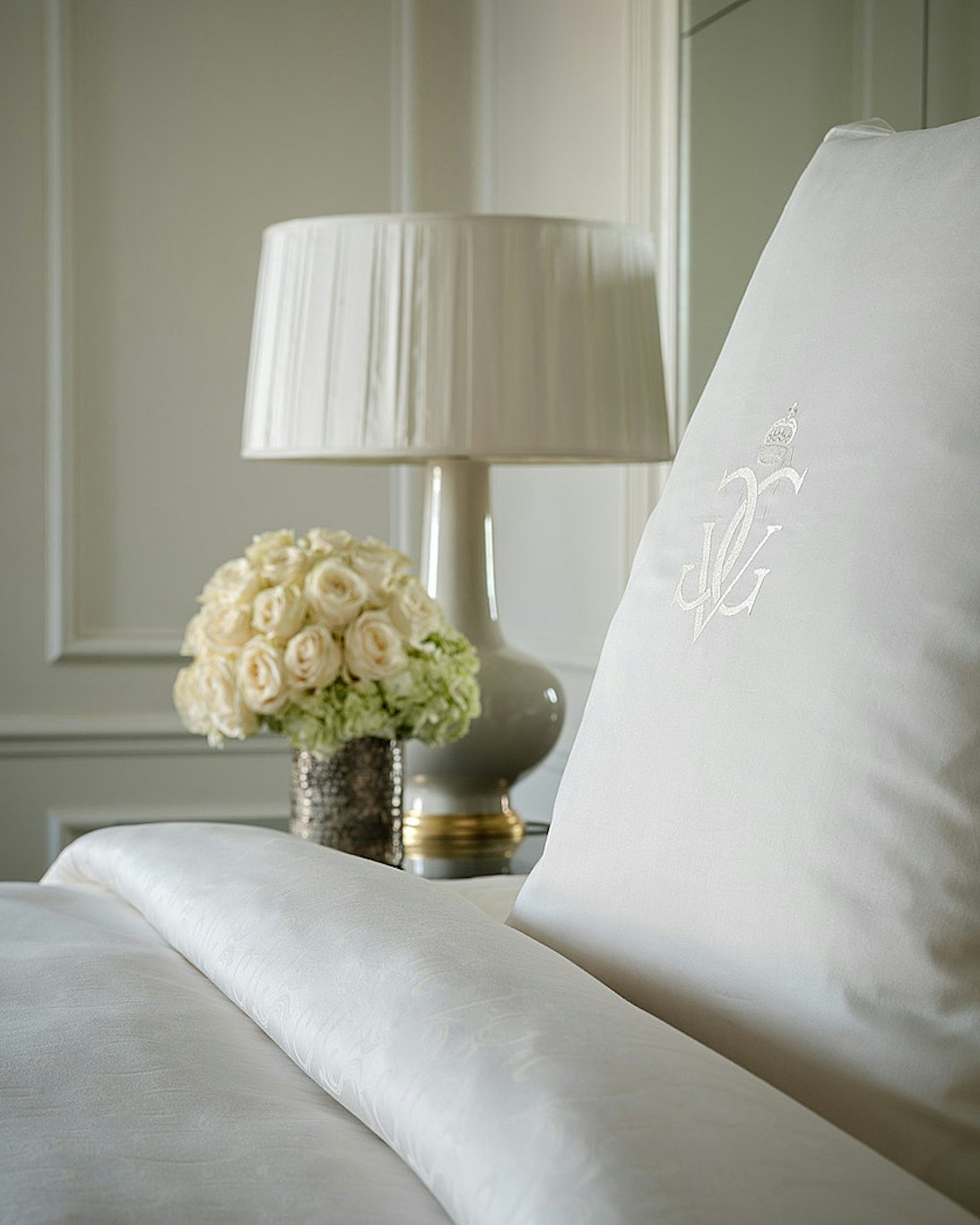 PREMIER, TWIN BEDS