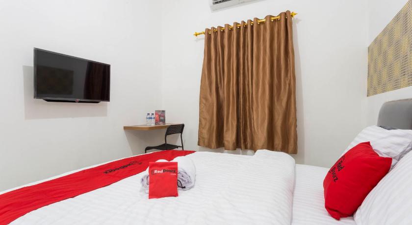 Reddoorz Plus Boulevard Residence Bsd 17/29