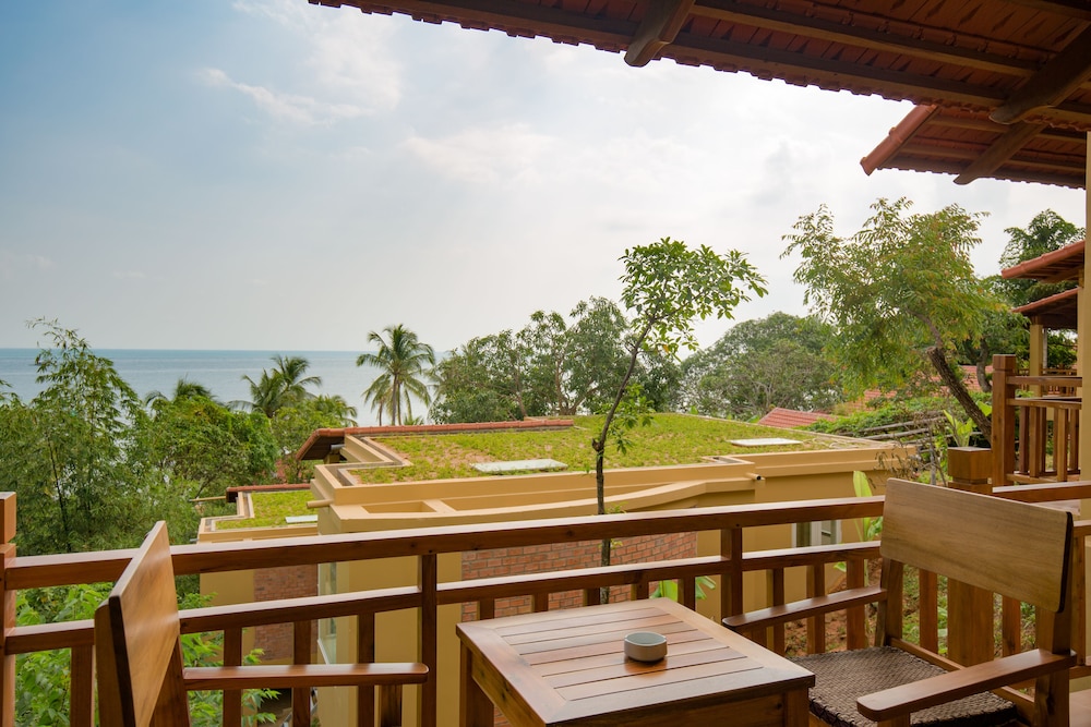 Mango Beach Resort 34/50