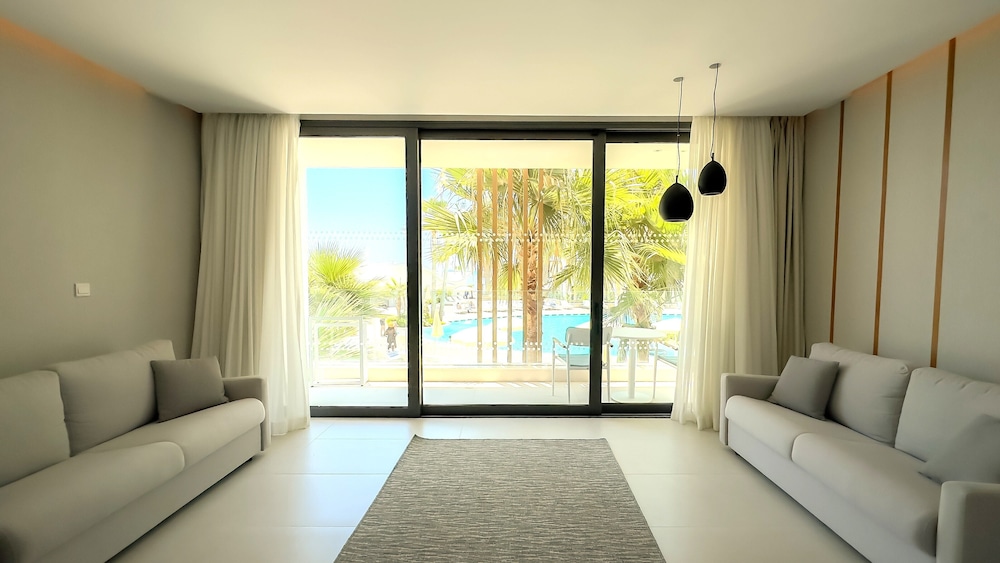Radisson Beach Resort Larnaca 38/60