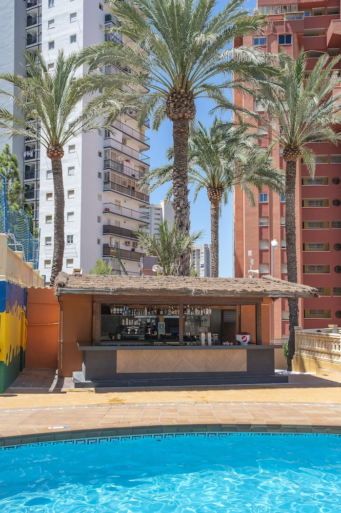 Benidorm East by Pierre and Vacances 67/72