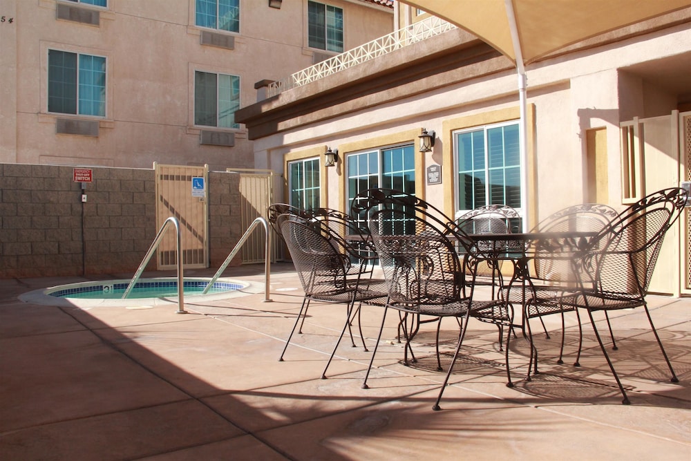 Best Western El Centro Inn 19/35