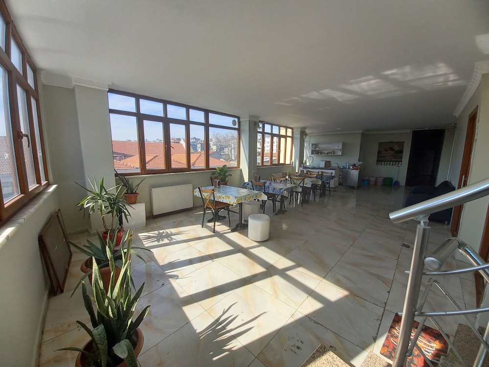 Avsin Apart Hotel 54/70
