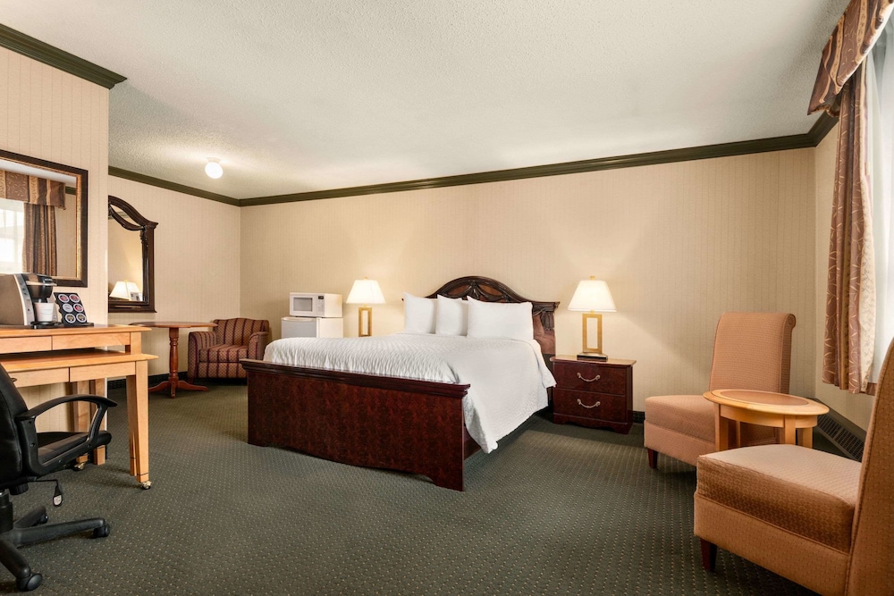 Travelodge by Wyndham Dawson Creek 11/24