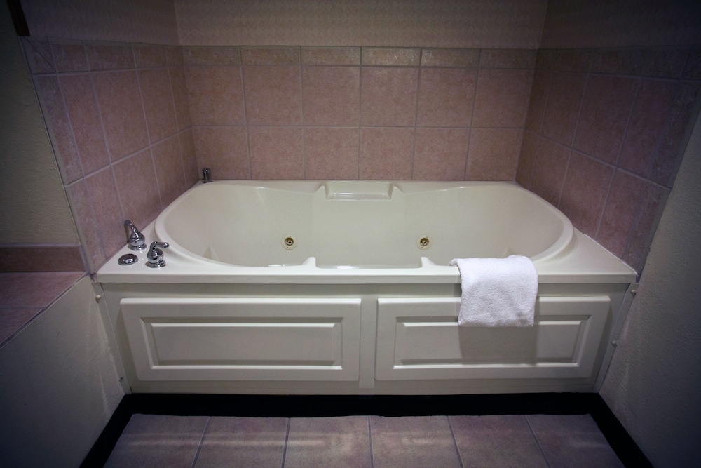 Hampton Inn Carrollton, GA 32/75