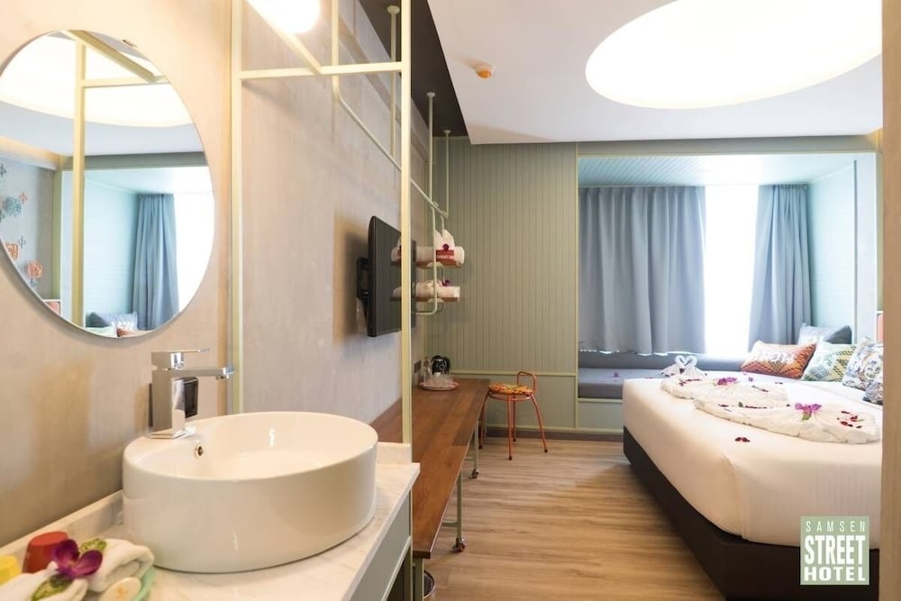 Samsen Street Hotel 43/44