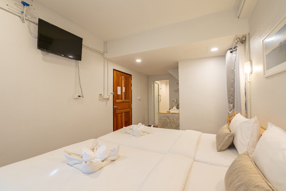 B House Chiangmai Hotel 17/50