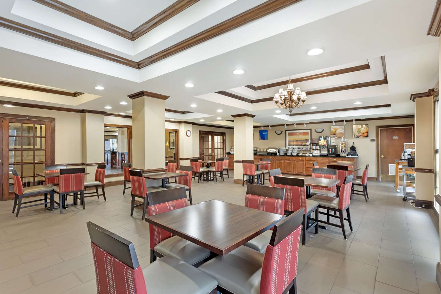 Comfort Inn & Suites Carneys Point - Pennsville 26/35