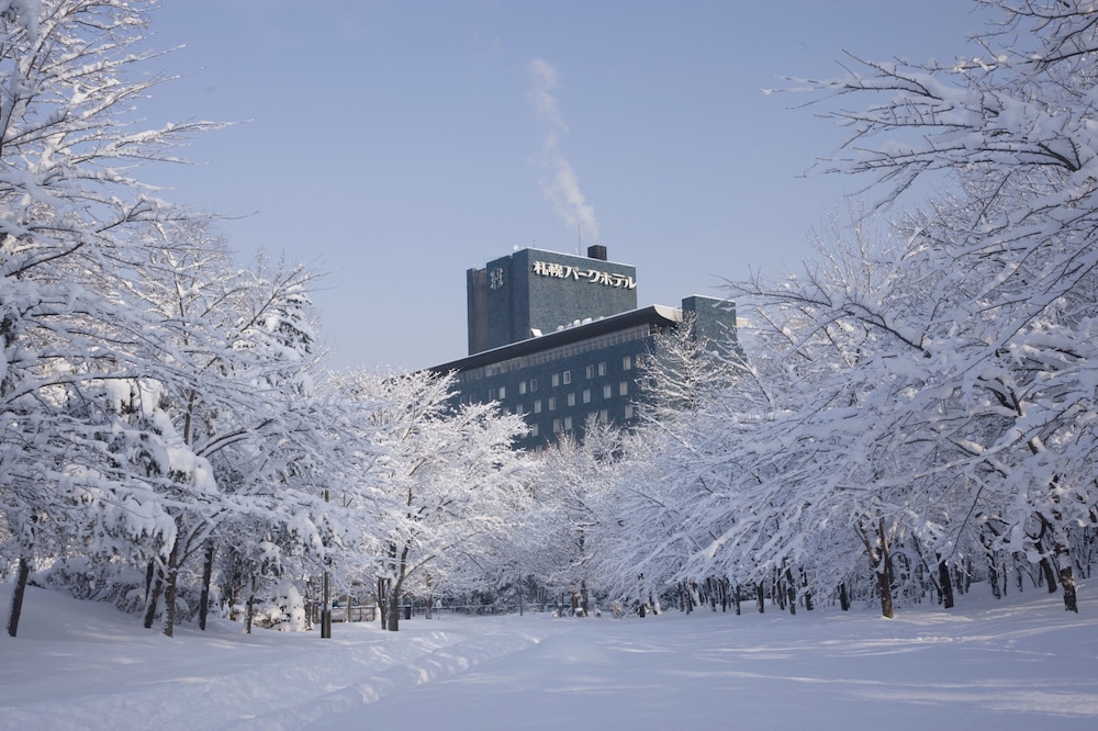 Sapporo Park Hotel 70/75
