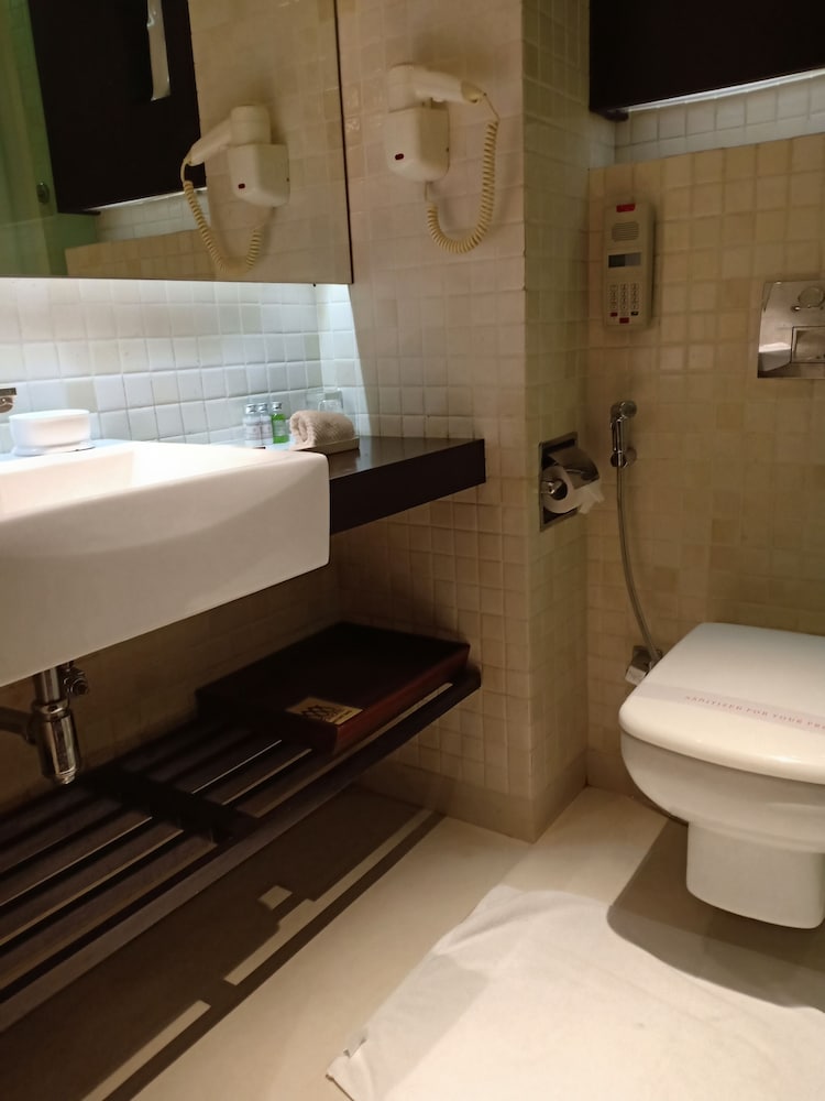 Monotel Luxury Business Hotel 49/50