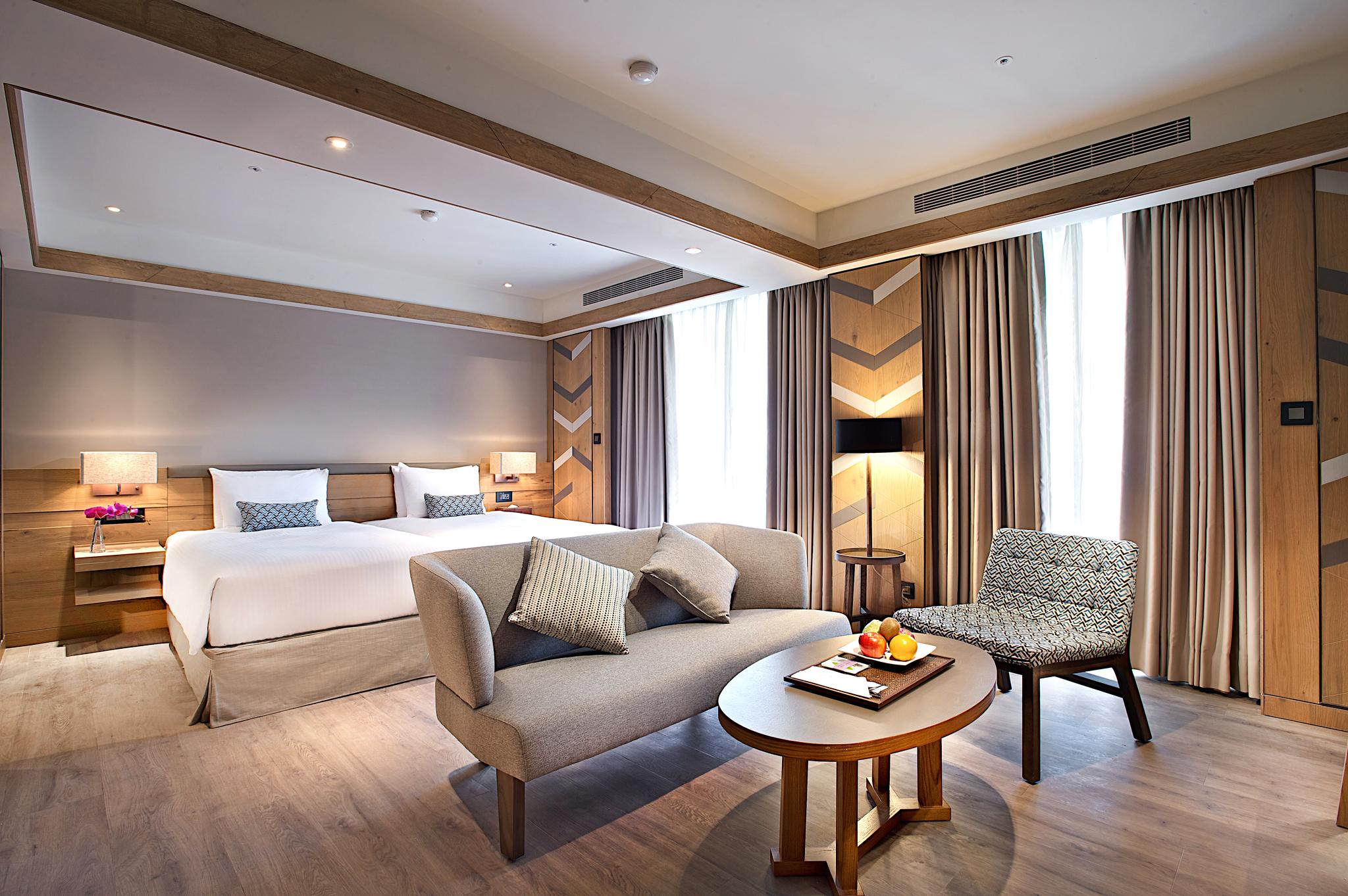 Exquisite, Suite