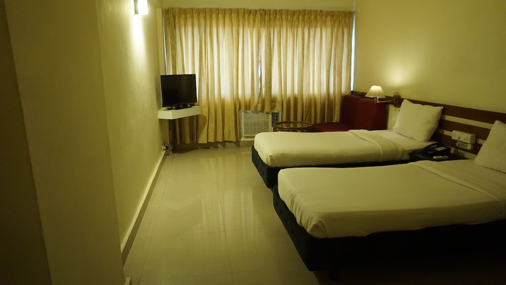 Hotel Poonja International 5/18