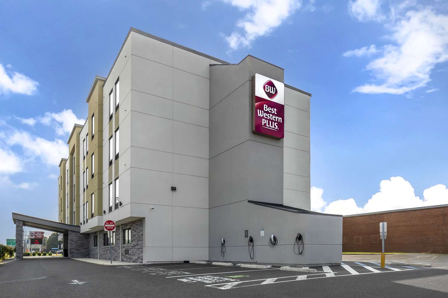 Best Western Plus Philadelphia-Pennsauken Hotel 32/32