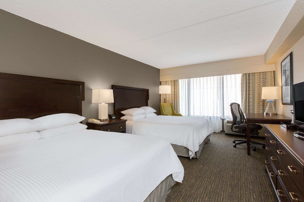 DELUXE, 2 QUEEN BEDS