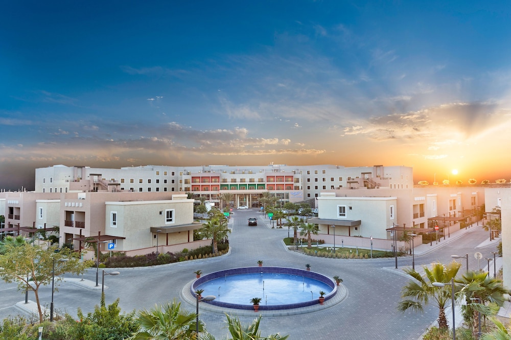 فندق قرية الريم(Al Reem Village Hotel) 48/51