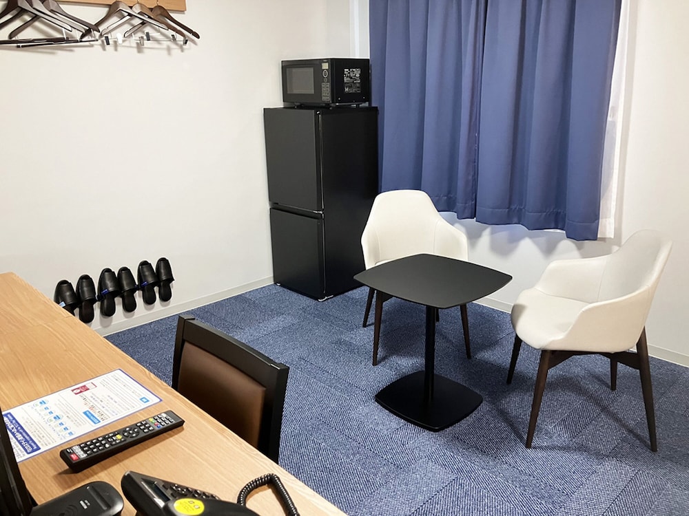 Toyoko Inn Naha Asahi Basi Ekimae 40/48