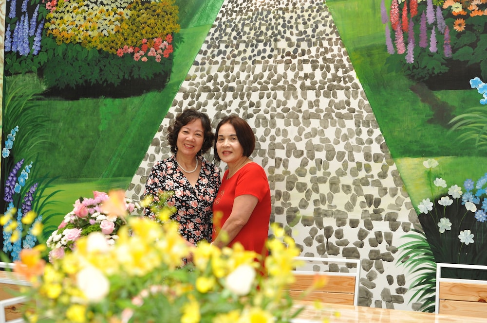 Golden Bee Hotel 55/59