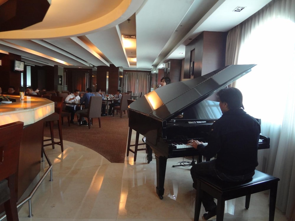 Hotel President Executive Club - Jababeka Cikarang 18/23