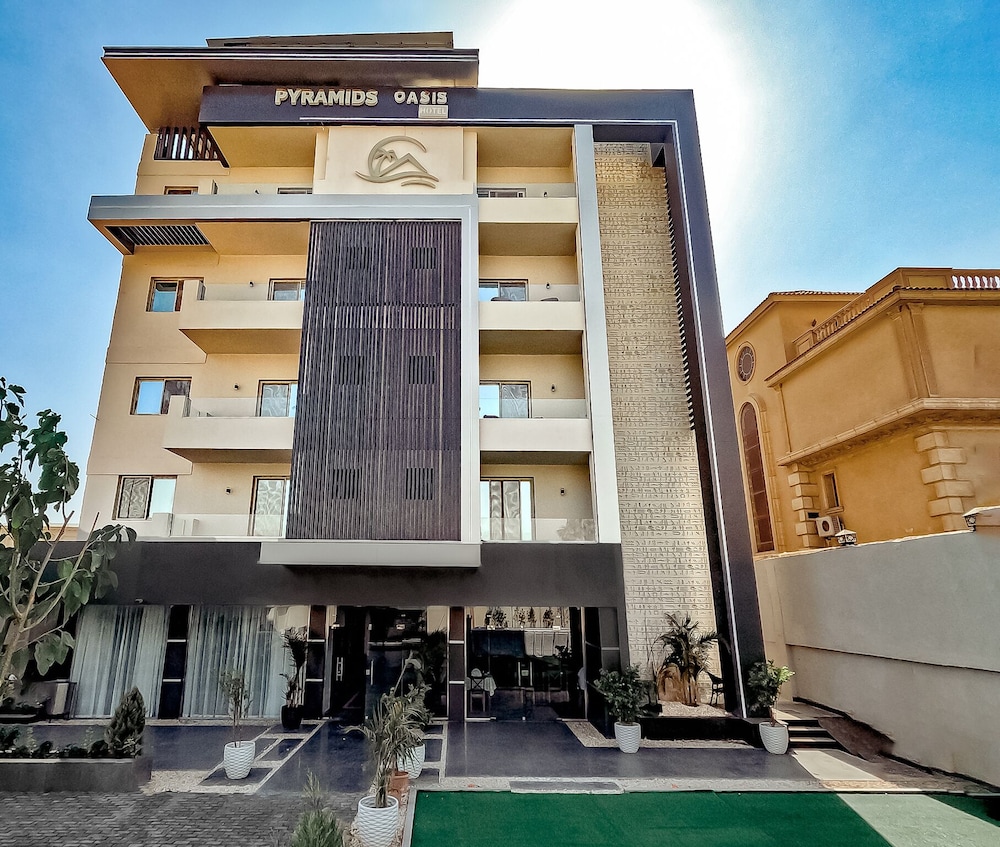 Pyramids Oasis Hotel 5/48