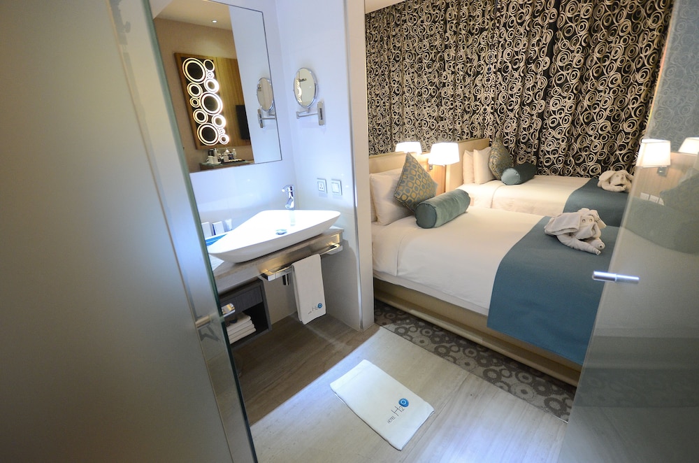 Hotel H2o 30/77