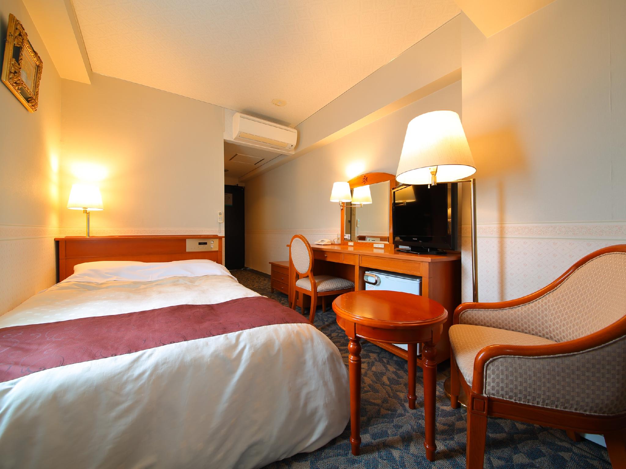 Semi Room, Type B, Single, Semi Double Bed, Mountain View, Smoking
