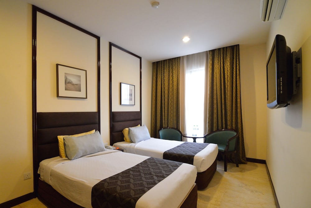 Media Hotel 11/37
