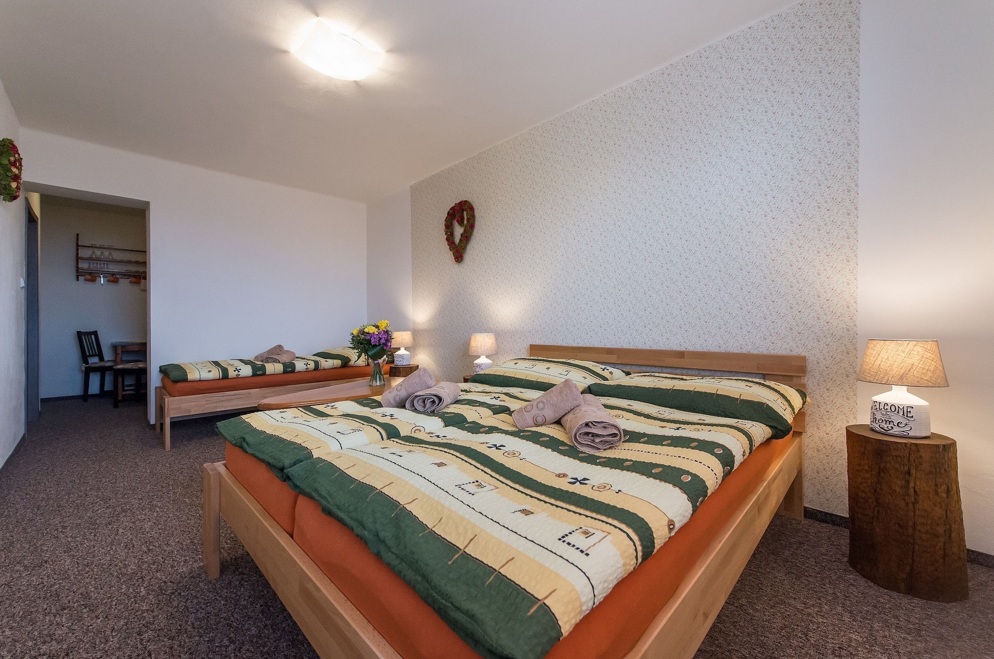 1 BEDROOM, TRIPLE, CITY VIEW