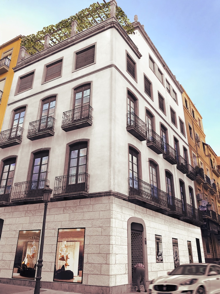 Apartamentos Teatro by Be Alicante 1/43