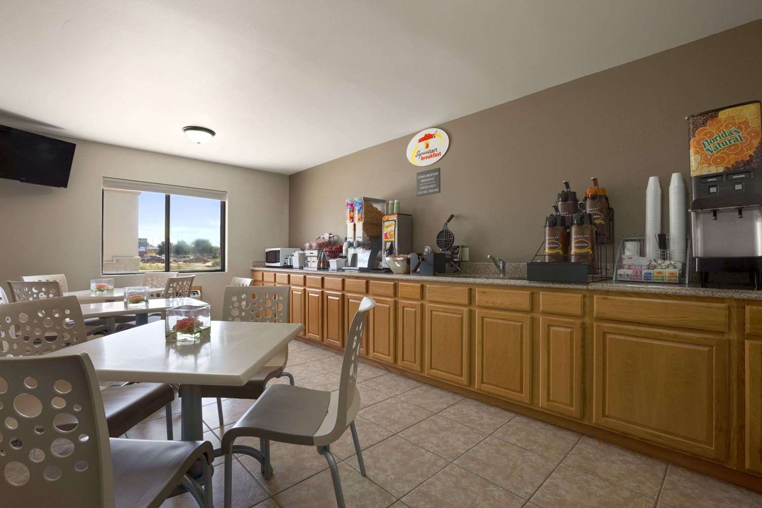 Super 8 By Wyndham Fremont Ne 23/33