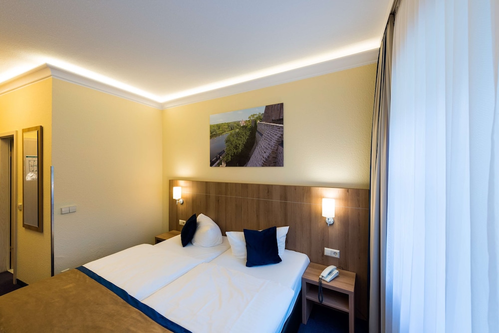 Askania Hotel Bernburg 12/50
