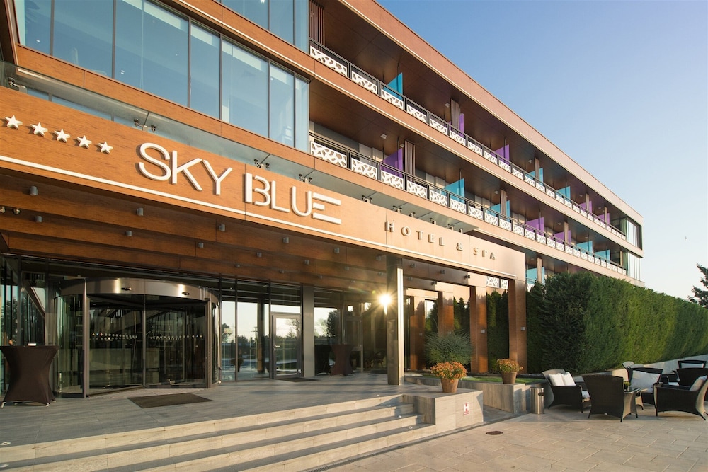 Sky Blue Hotel Spa 1/55