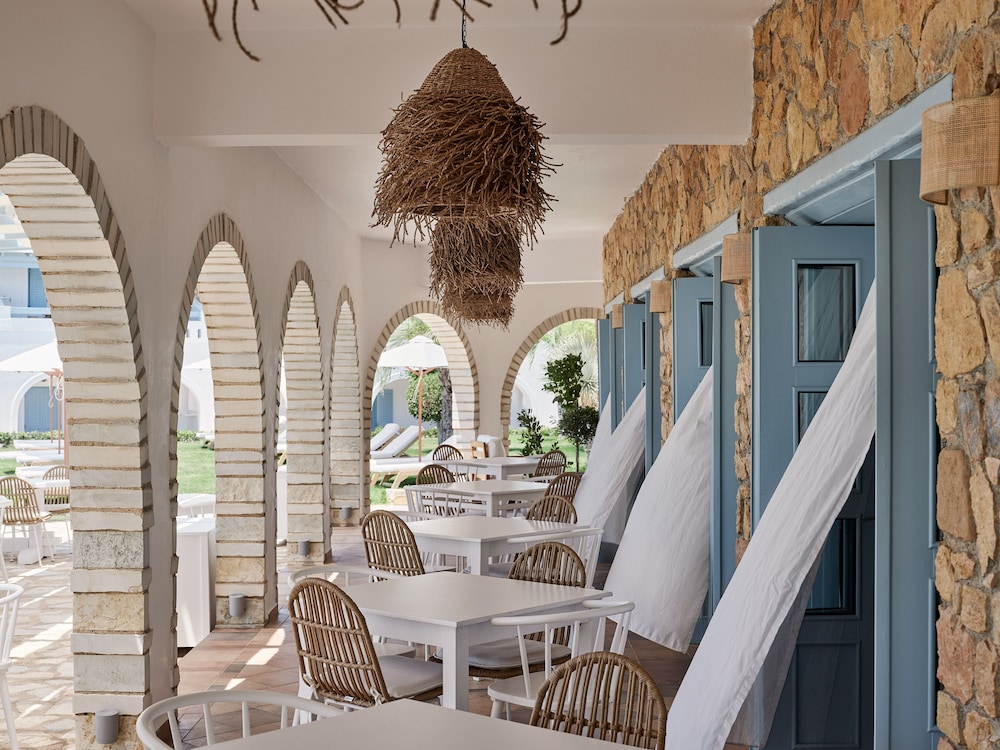 Koufonisia Hotel & Resort 1/30