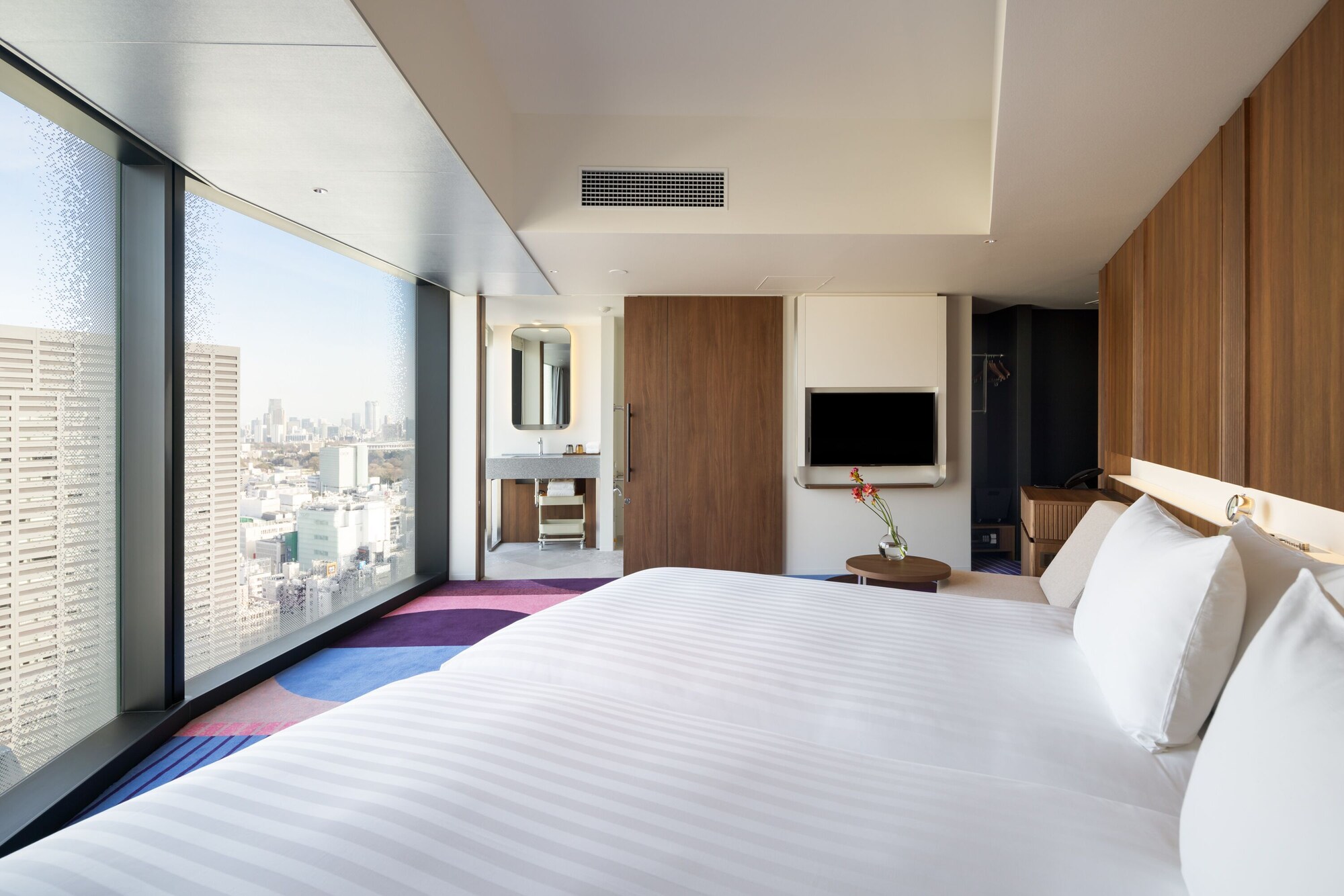 PREMIER, TWIN BEDS, ACCESSIBLE
