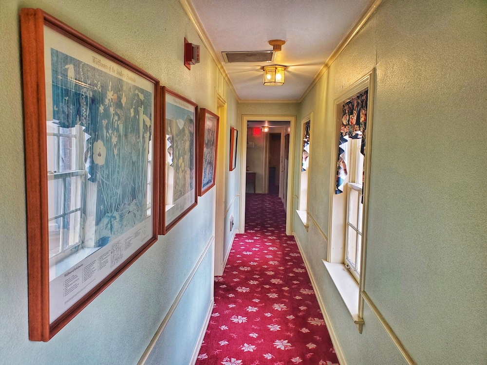 Montague Inn 7/73