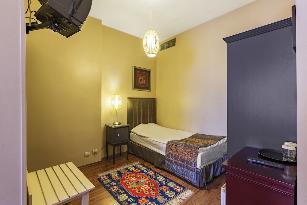 Hotel Fehmi Bey 29/75