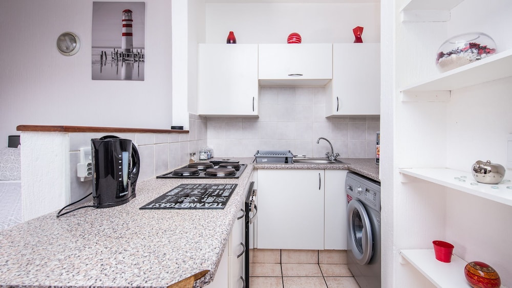 JoziStay Savannah Lodge Apartments - Honeydew 12/25