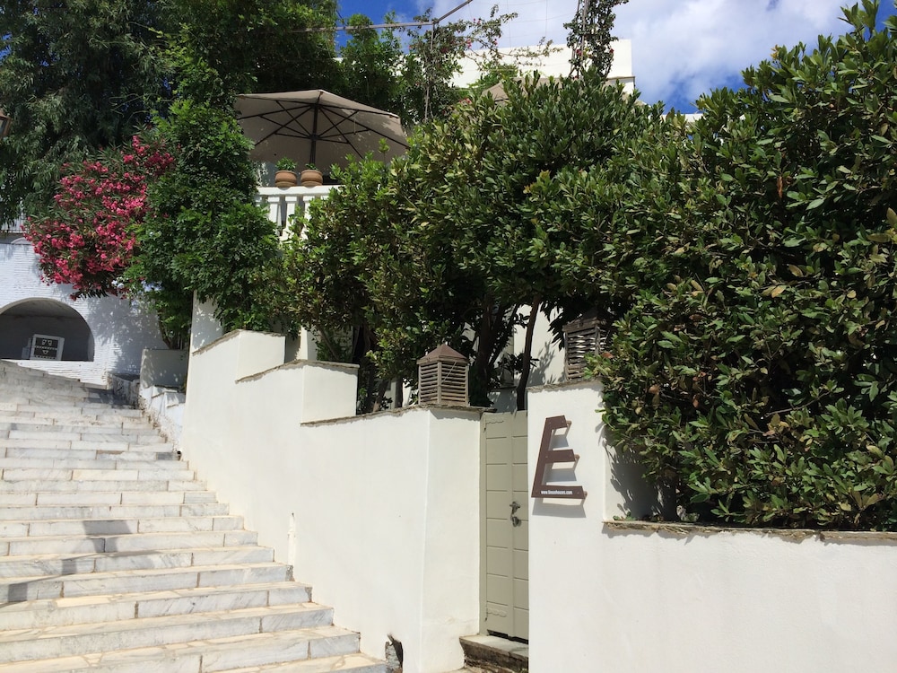 Tinos E Houses 30/50
