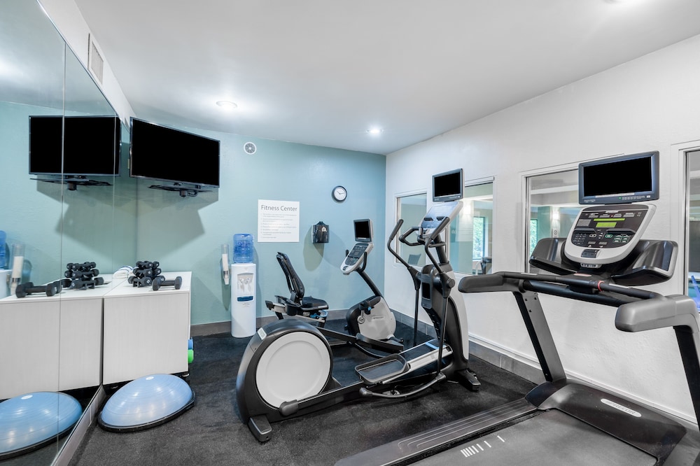 Holiday Inn Express Hotel Suites Tell City 42/62