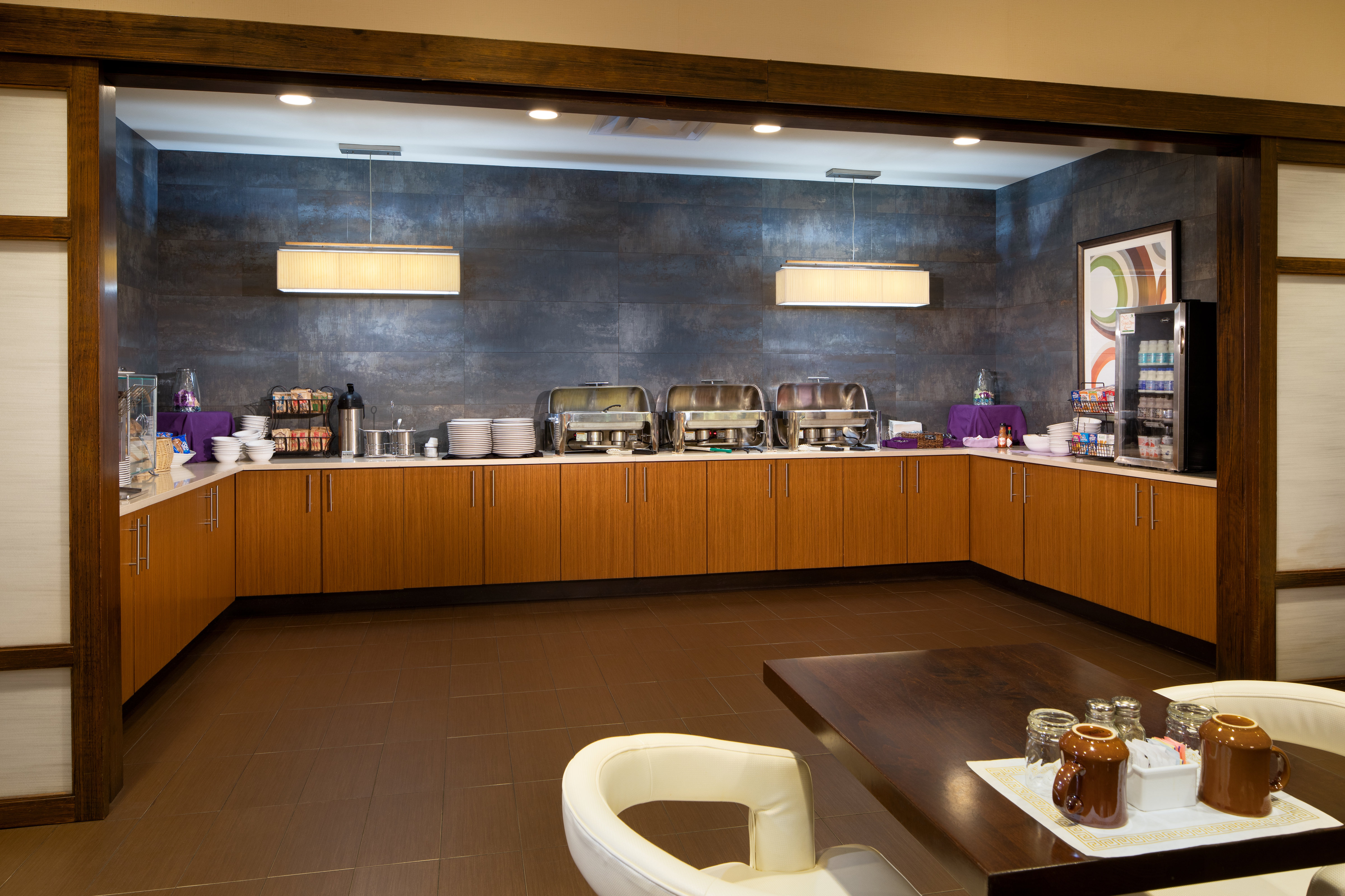 Holiday Inn & Suites Charleston West by IHG 20/32