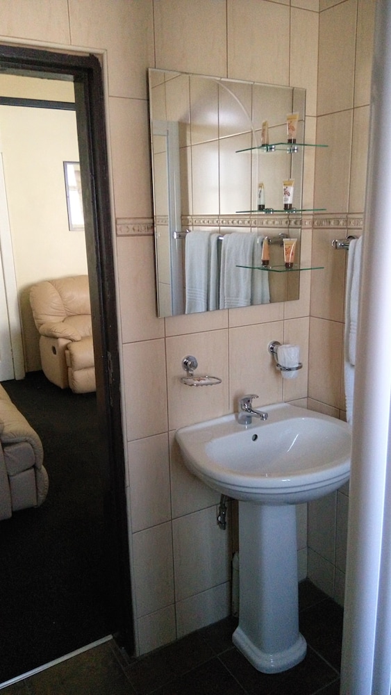 Royal Hotel Ladysmith 33/41