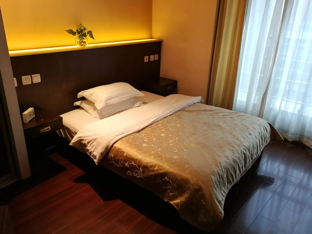 City, King Bed
