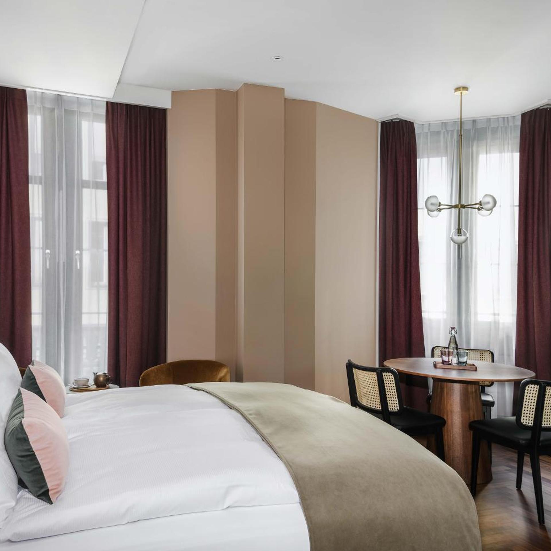 Deluxe, Double or Twin Bed