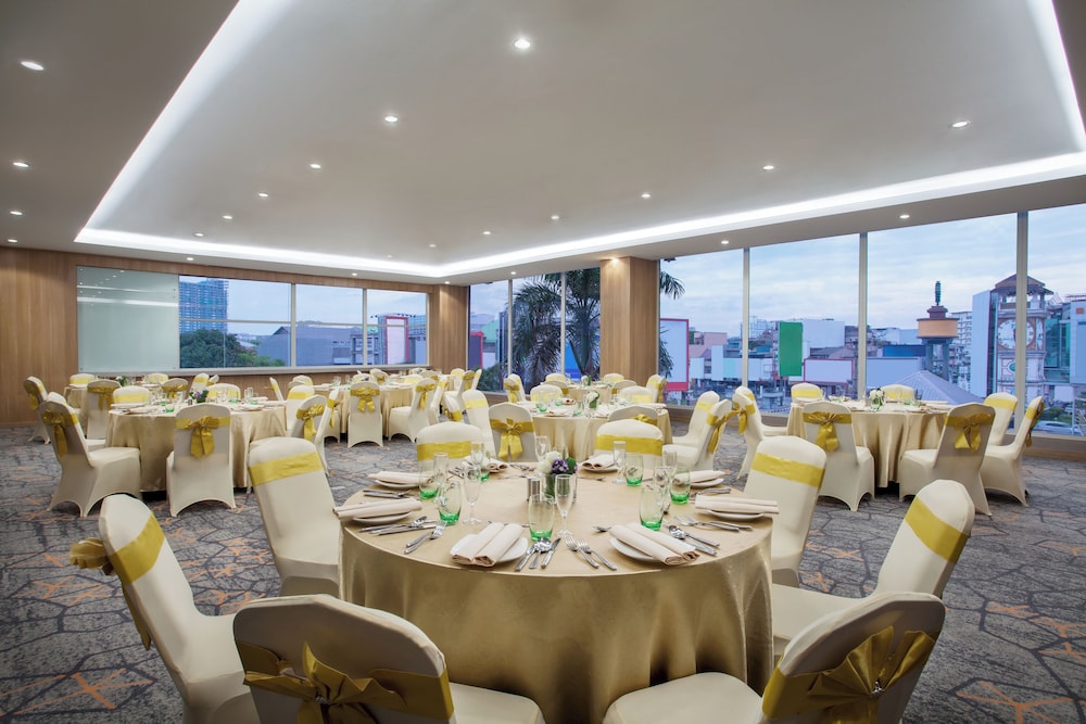 AIHO Hotel Medan 47/57