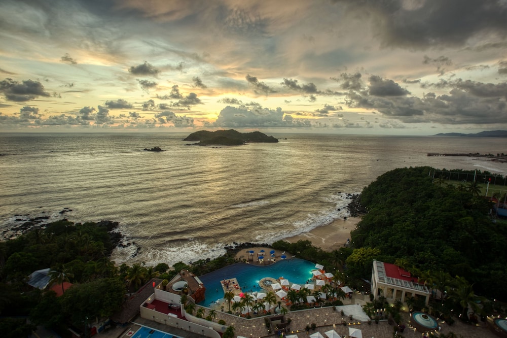 Hotel Azul Ixtapa Grand Resort Spa and Convention Center 45/51