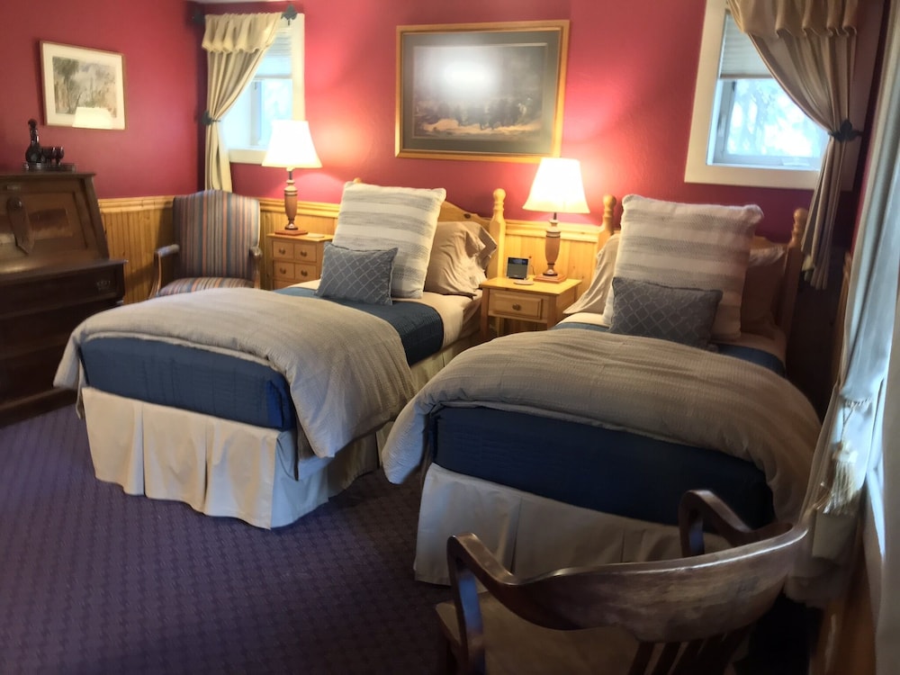 Arden Forest Inn 14/72