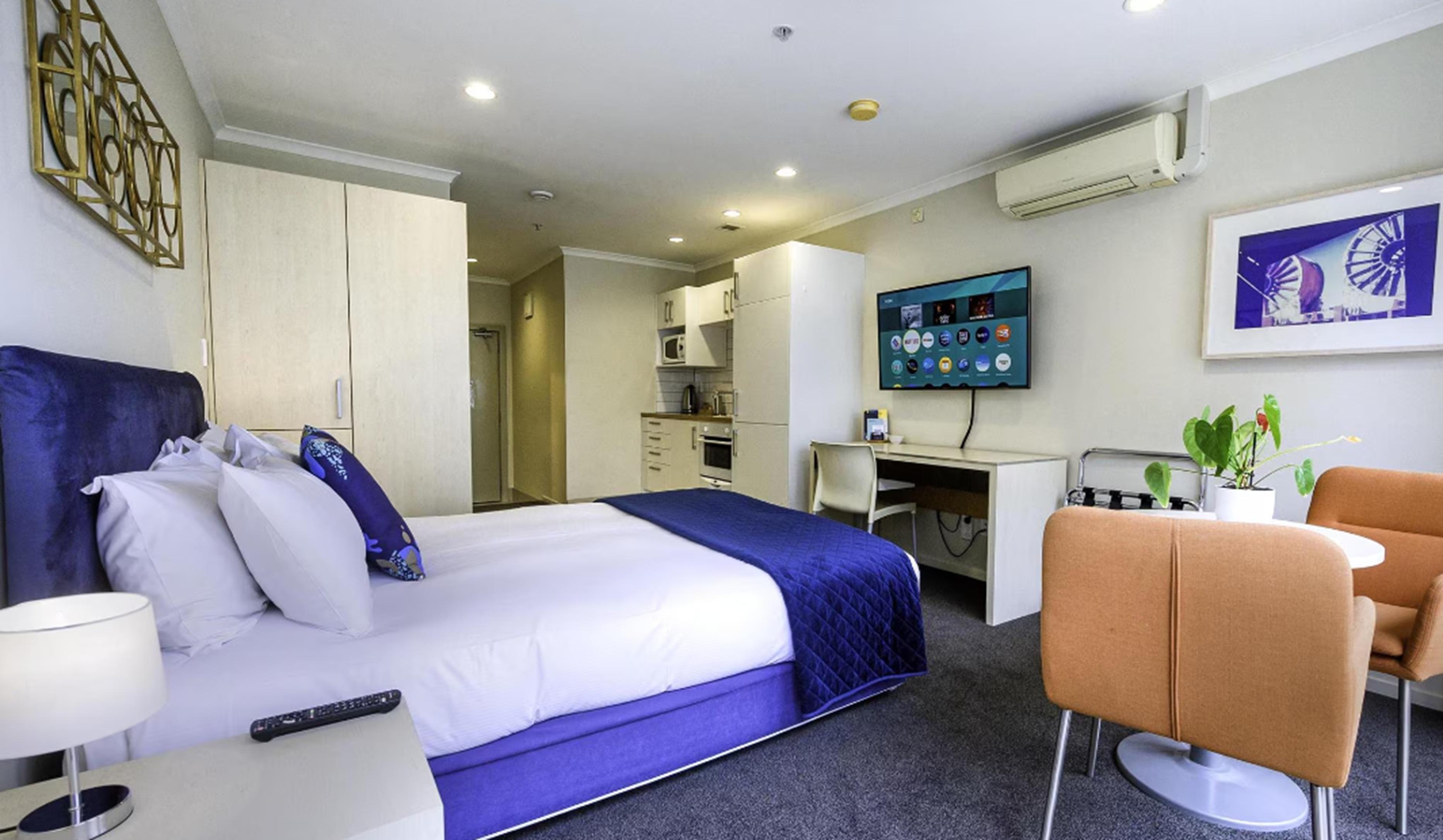 Suite, Queen Bed, Harbour View, Laundry, Balcony, Kitchen