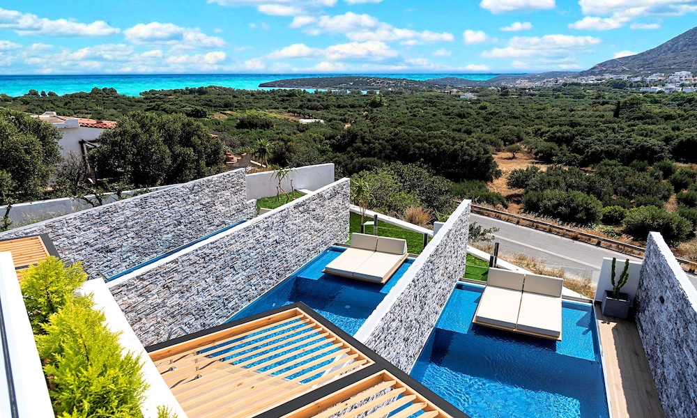 Aelia Suites 42/63